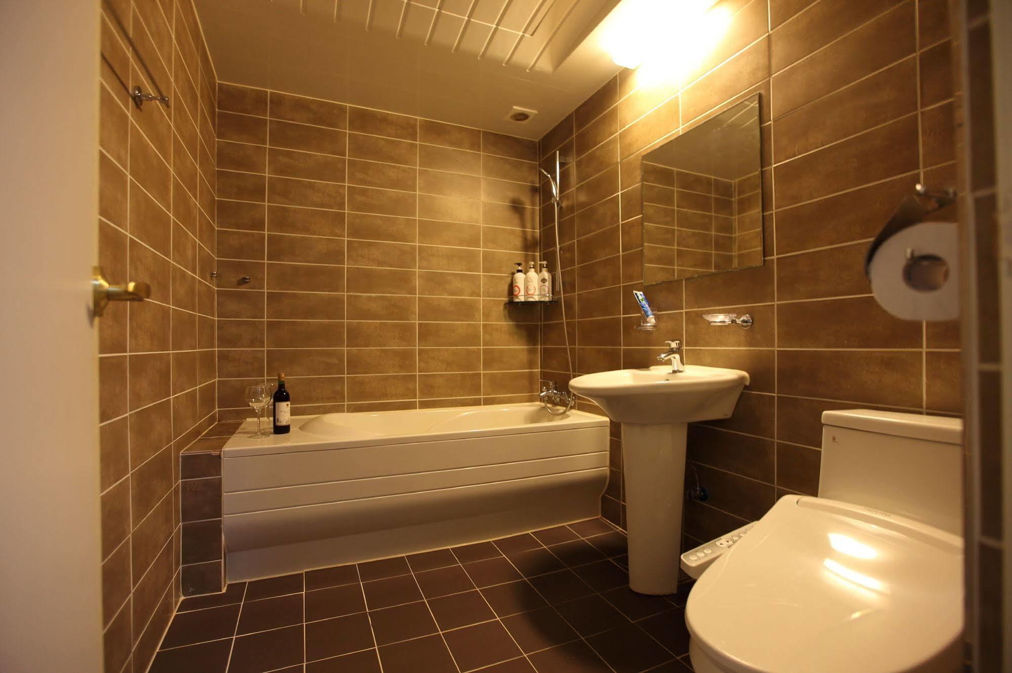 River Hotel Namwon Экстерьер фото