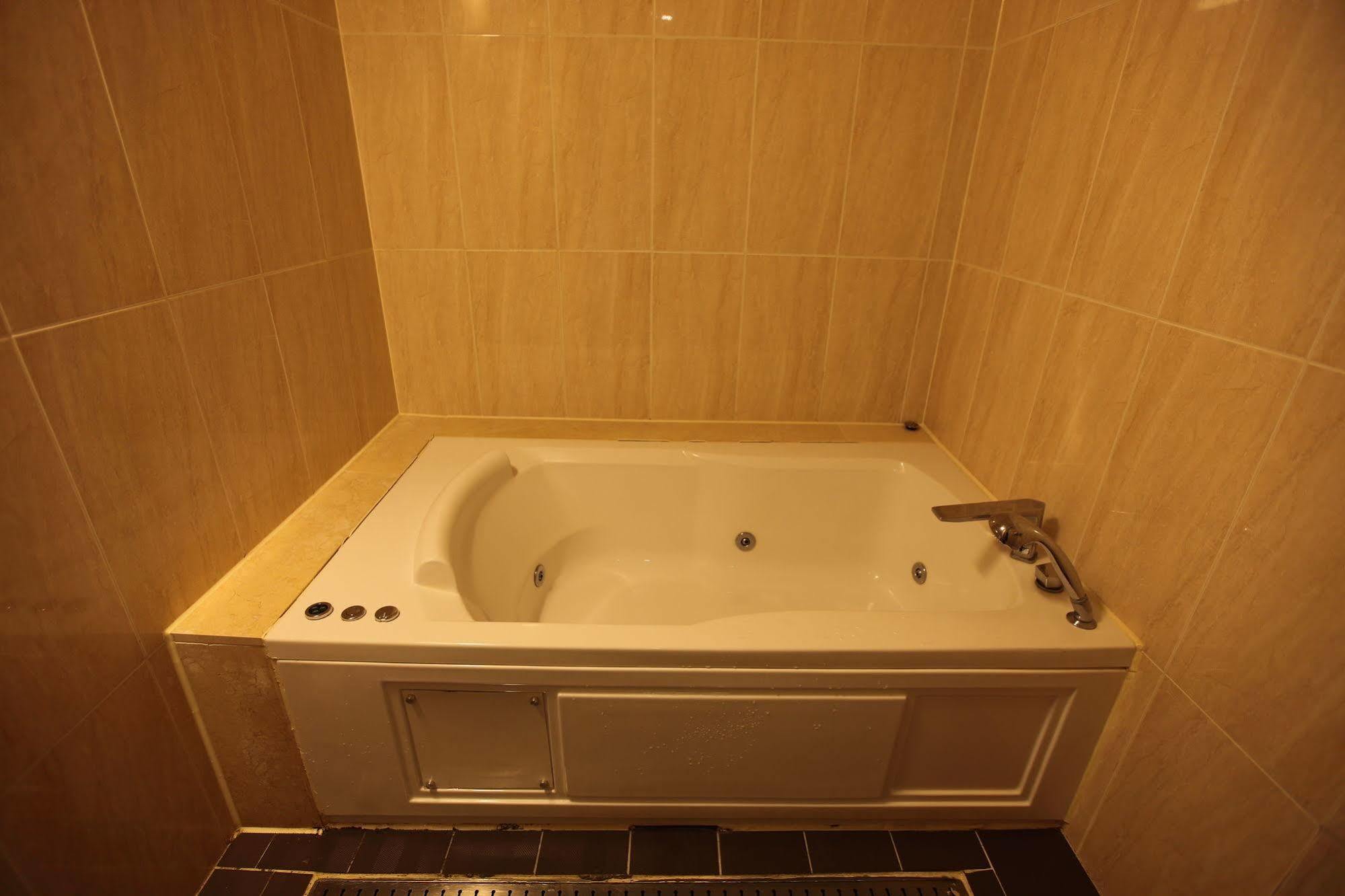 River Hotel Namwon Экстерьер фото