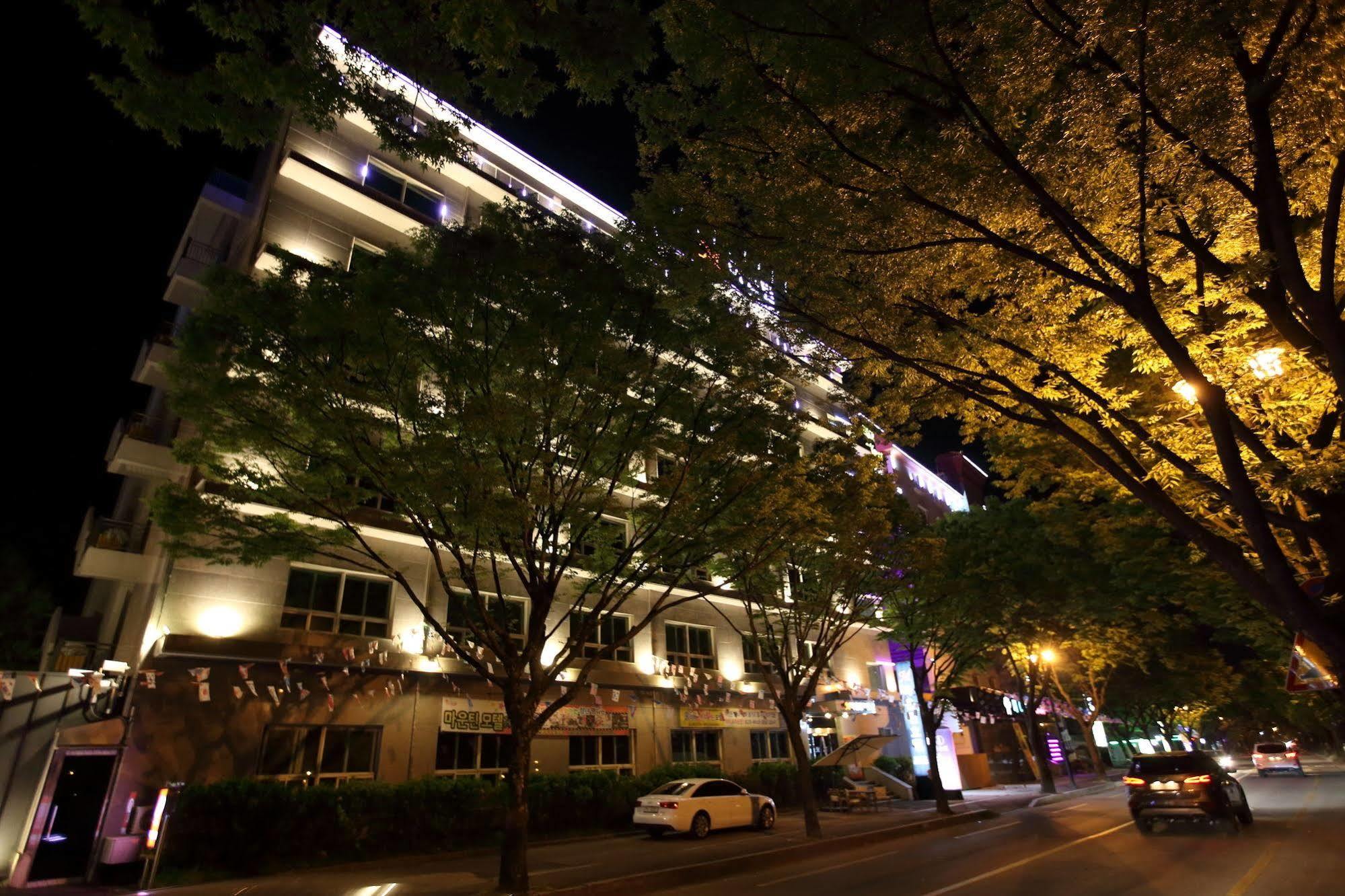 River Hotel Namwon Экстерьер фото