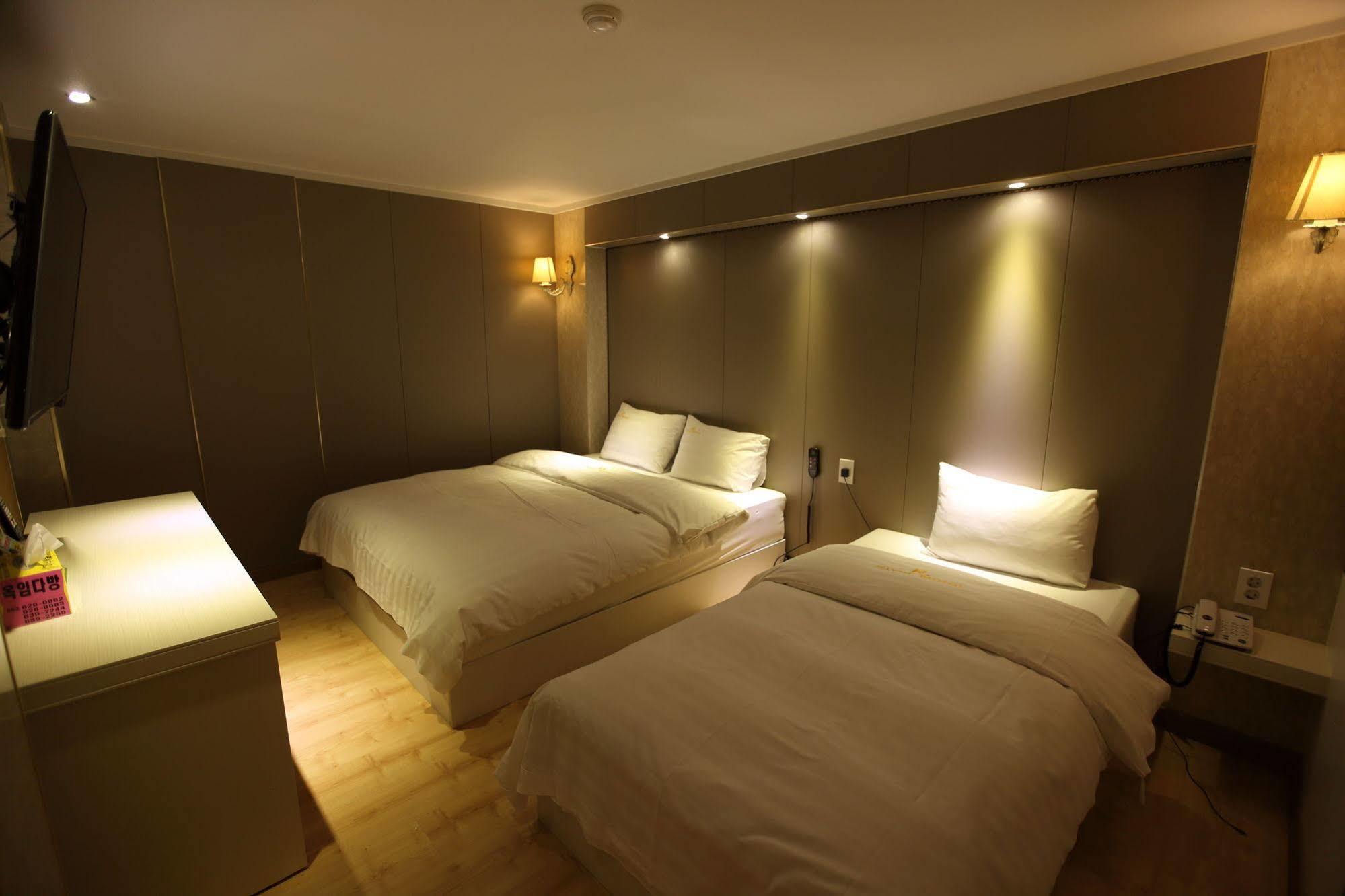 River Hotel Namwon Экстерьер фото