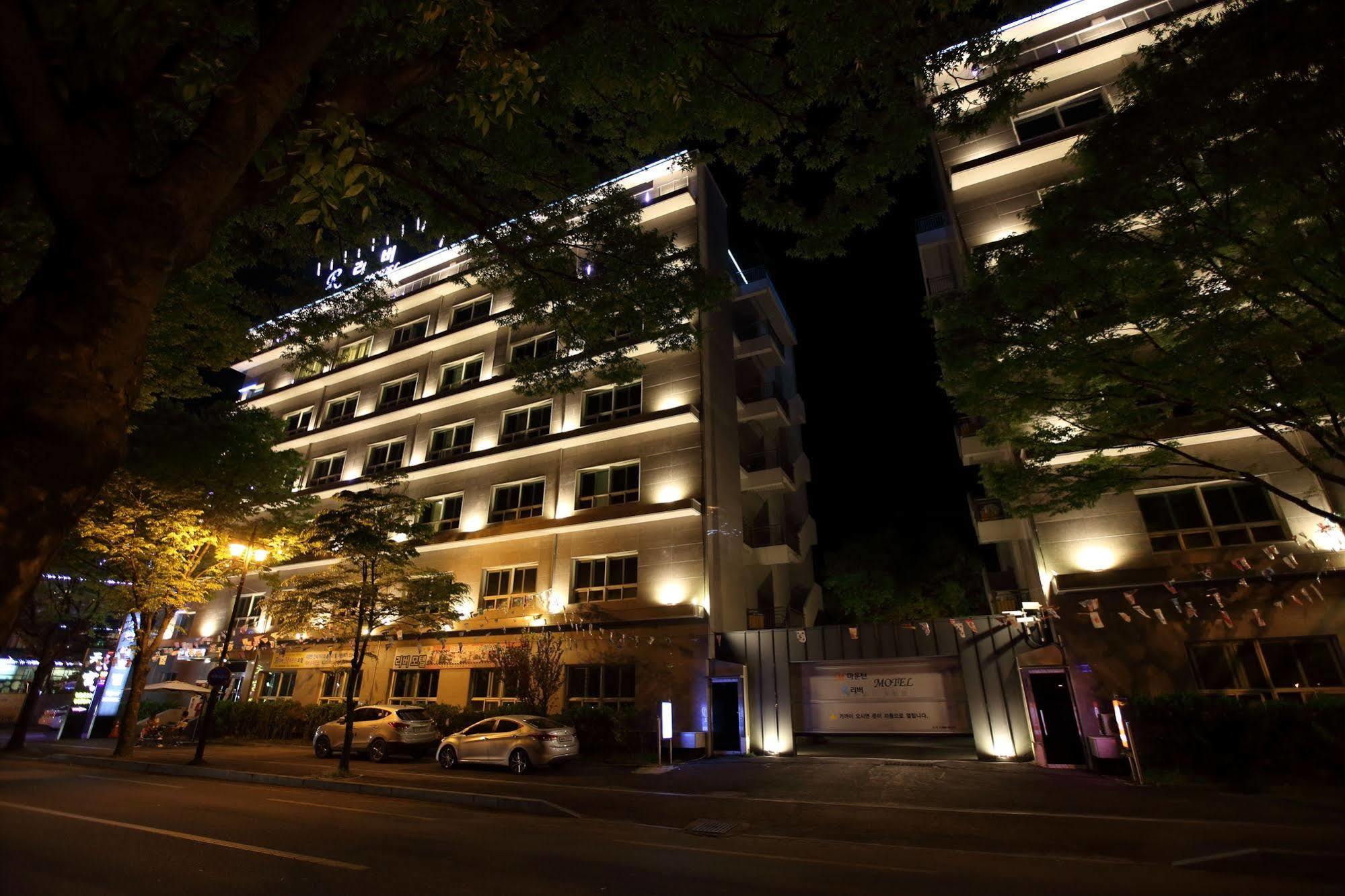 River Hotel Namwon Экстерьер фото