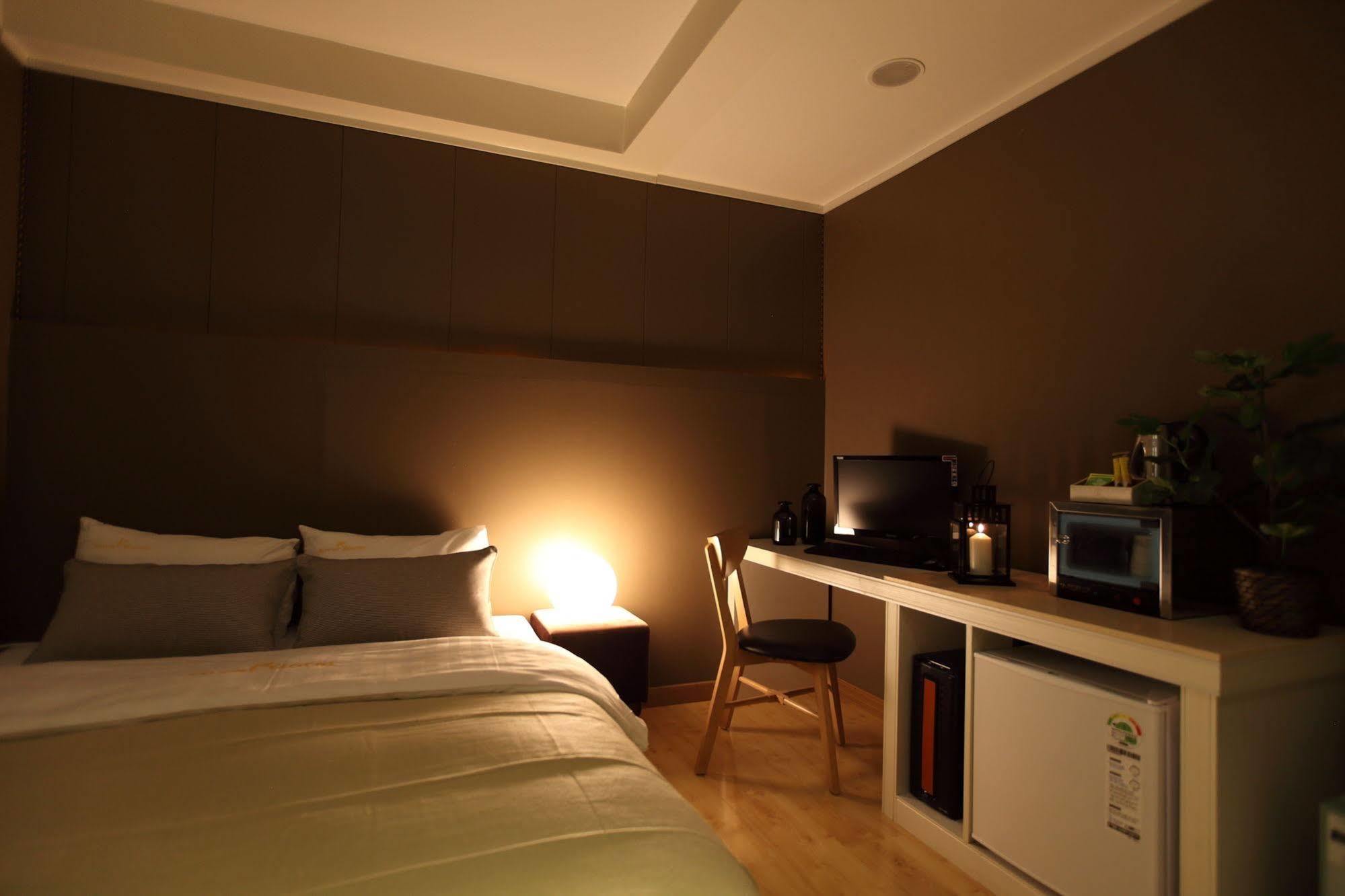 River Hotel Namwon Экстерьер фото