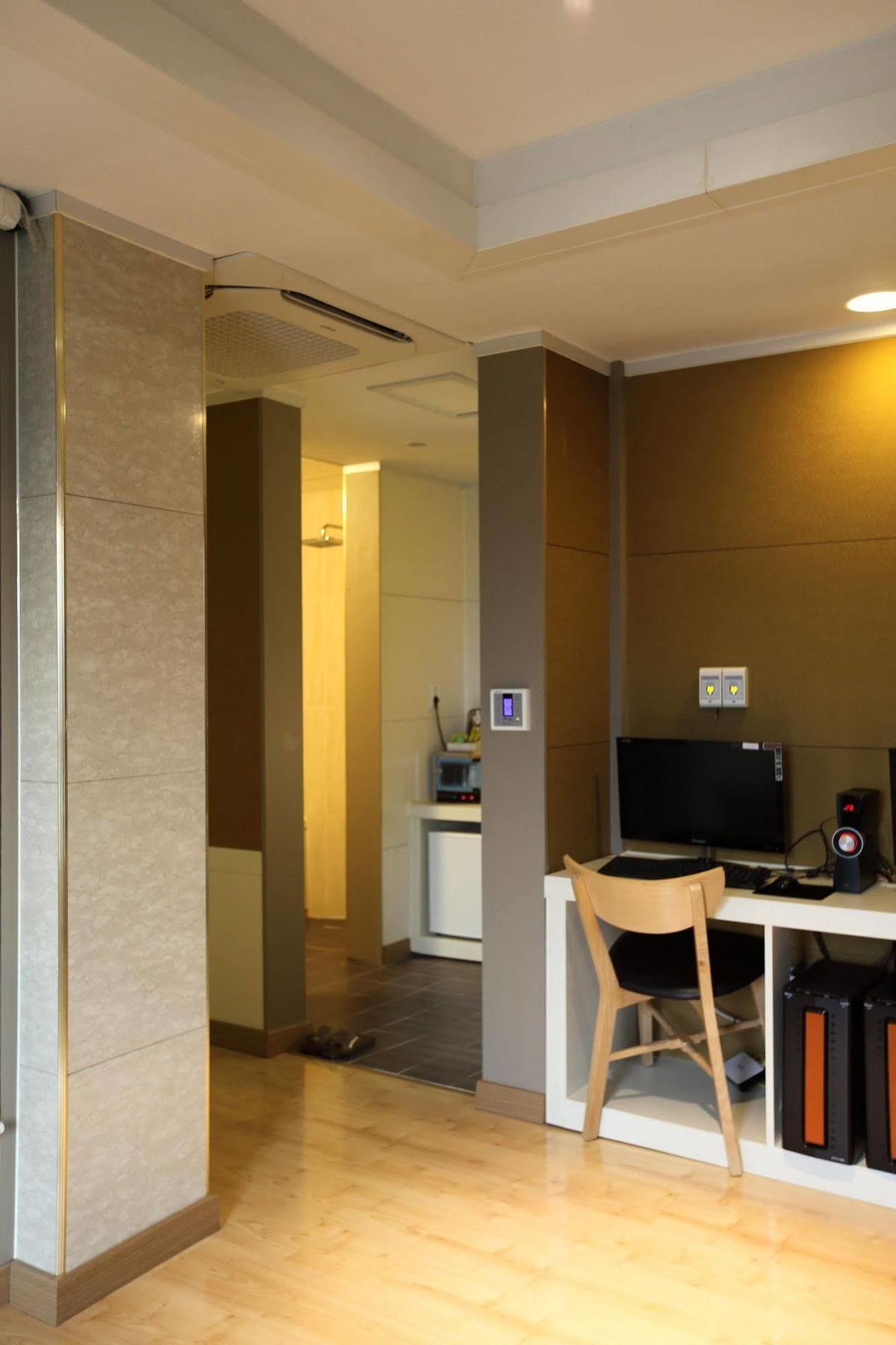 River Hotel Namwon Экстерьер фото